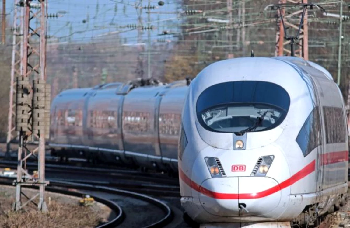 O femeie a fost amendată 130 de euro după un atac de panică în tren FOTO: Arhivă