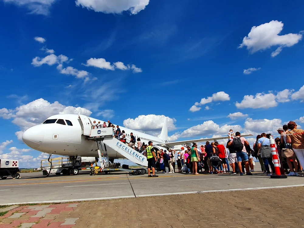 Îmbarcare de pe Aeroportul Iaşi SURSĂ Faebook Iaşi Airport