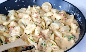1 creamy tomato basil tortellini photo jpg jpeg
