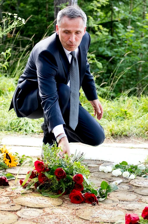 La ceremonia de înmormântare a victimelor atentatului din Norvegia a participat și secretarul general al NATO