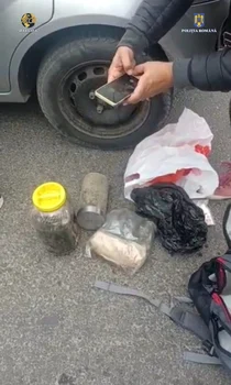 cinci kilograme de droguri gasite foto diicot vrancea 2 jpeg