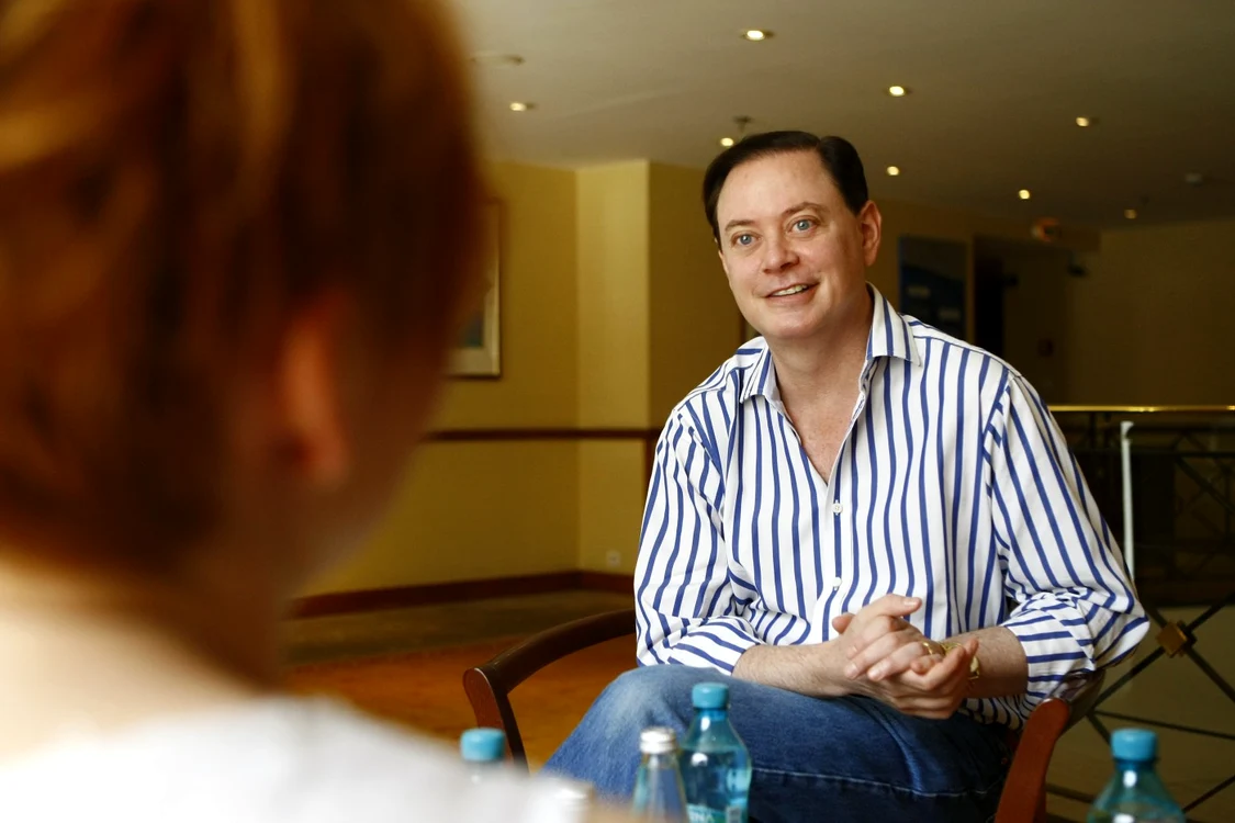 Scriitorul Andrew Solomon, în timpul interviului                             FOTO: David Munteaan
