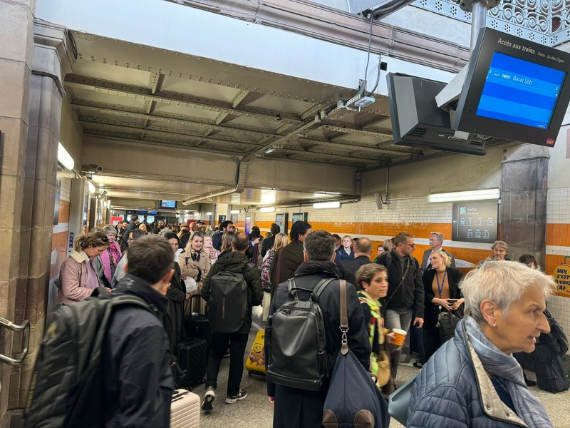 Explozie în trenul care transportă europarlamentari de la Strasbourg la Bruxelles. În el se aflau și români