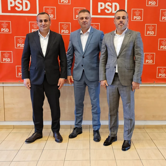 Primarul Scorniceștiului (centru) alături de șeful PSD Olt (stânga) și ex-șeful PNL Olt FOTO: FB/PSD