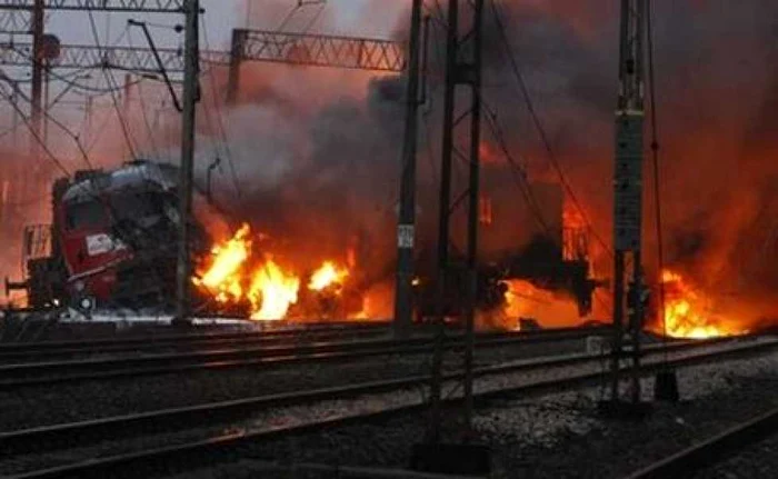 8 noiembrie - Polonia: Două trenuri de marfă au luat foc după ce s-au ciocnit 
