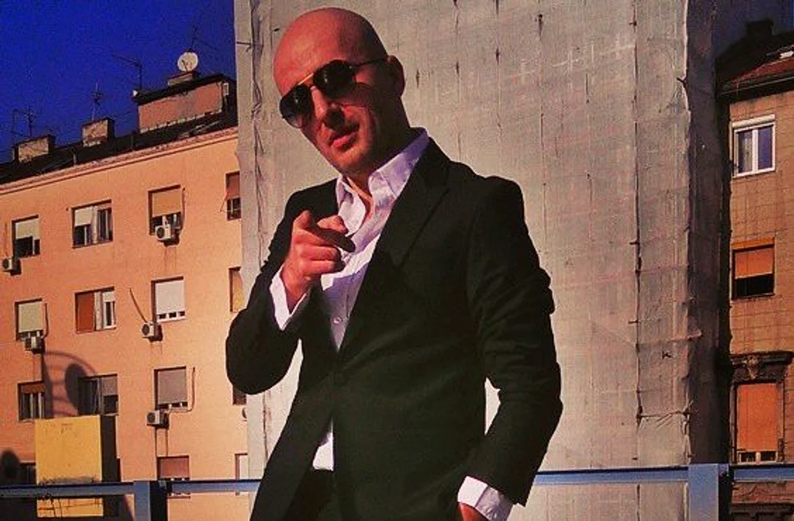 
    Costi Ioniţă a ajuns în Billboard Hot One HundredFoto: Arhiva personală  