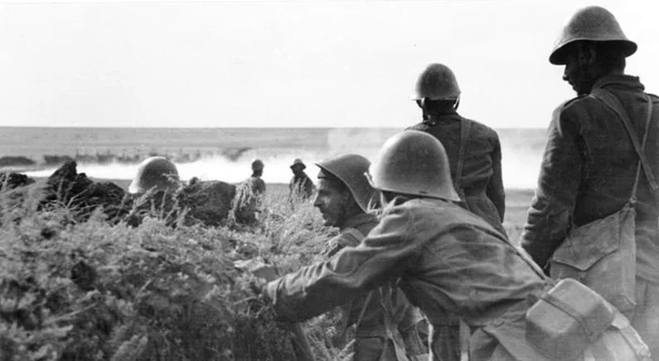 Sodați români la Stalingrad (© Bundesarchiv Bild 101I-218-0501-27)