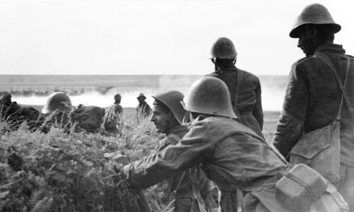 Sodați români la Stalingrad (© Bundesarchiv Bild 101I-218-0501-27)