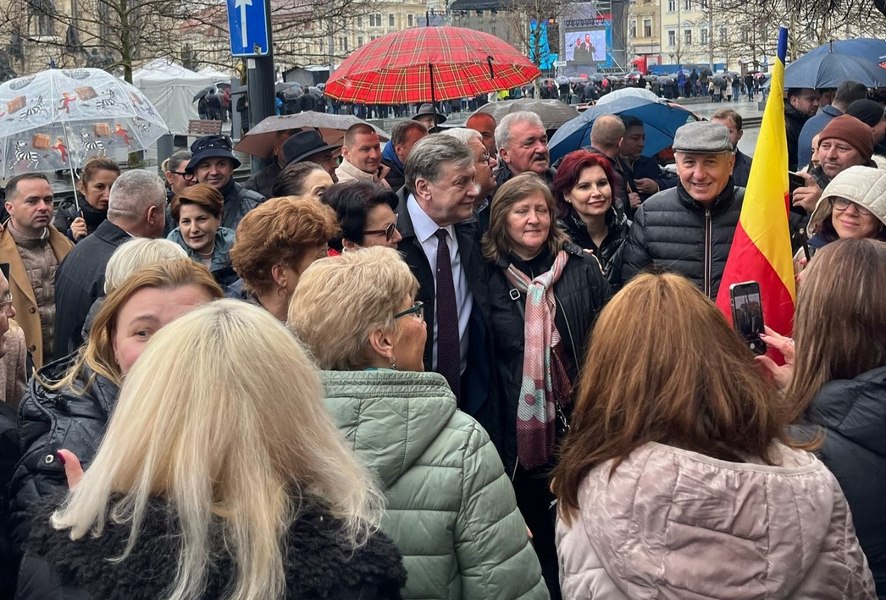 Miting pentru susținerea lui Crin Antonescu la Cluj Napoca. „Preşedintele României nu poate dicta”