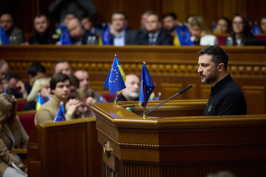Zelenski a prezentat „planul de victorie" în Parlamentul ucrainean și a exclus cedarea de teritorii Rusiei: „Ucrainenii merită o pace demnă”