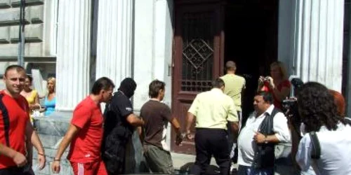 Satu Mare: Contrabandiştii de ţigări au fost arestaţi