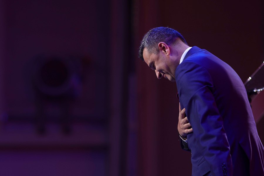 De ce nu mai răspunde Grindeanu la telefon?