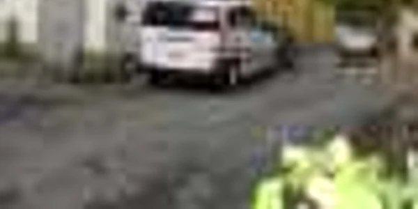 Zona în care a fost lăsat coletul suspect a fos împânzită de poliţie