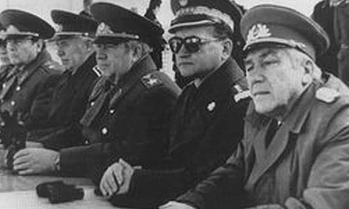 Se înfiinţează alianţa defensivă a 8 state comuniste, denumită "Pactul de la Varşovia" jpeg