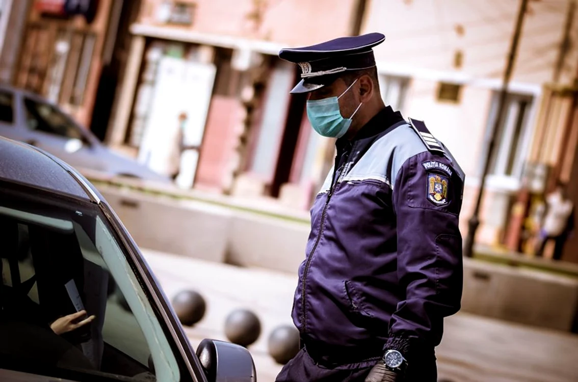 Poliția dă amenzi pentu încălcarea restricțiilorfoto: Facebook Politia Română