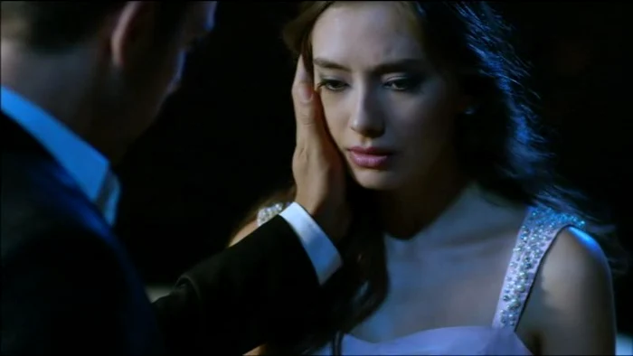 
    Cele mai bune telenovele ale toamnei: "Un destin la răscruce"foto: captură Kanal D  