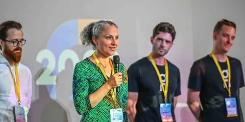 Andreea Hossman 3 jpeg