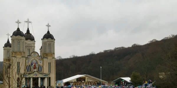 Pelerinaj la peştera Sfântului Apostol Andrei FOTO Eugen Tănăsescu