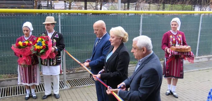 Fostul premier Viorica Dăncilă şi fostul ministru al Agriculturii, Petre Daea, la inaugurarea Bursei de Peşte de la Tulcea