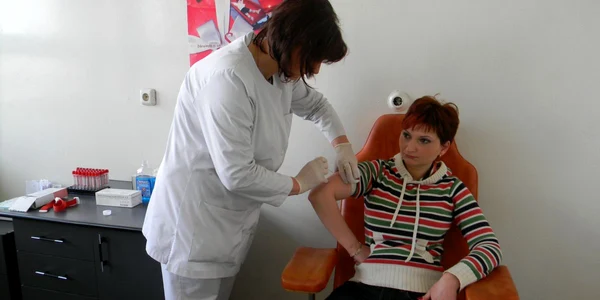 Medicii vă recomandă să faceţi vaccinul antigripal