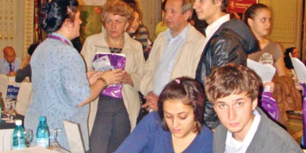 Elevii care studiază în Anglia au şi o perioadă de practică integrată în cursuri