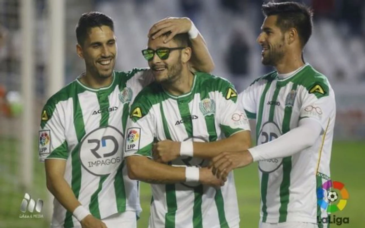 
    Cele 21 de goluri marcate de român în Liga Adelante i-au convins pe turci că atacantul nostru merită toţi baniiFoto Click!  