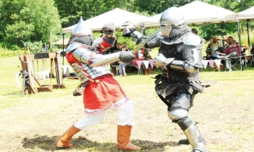 Primul campionat de lupte în armură medievală din România are loc la Cluj jpeg