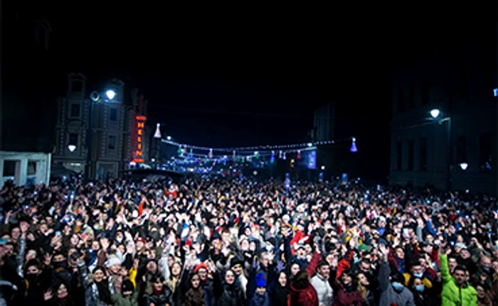 Pasul 1. Românii au petrecut fără restricții de Revelion