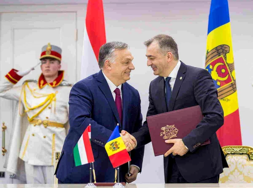 Premierul maghiar Viktor Orban (stânga), aflat în vizită oficială la Chişinău, şi premierul R. Moldova Ion Chicu (Sursa foto: Reporter Global).