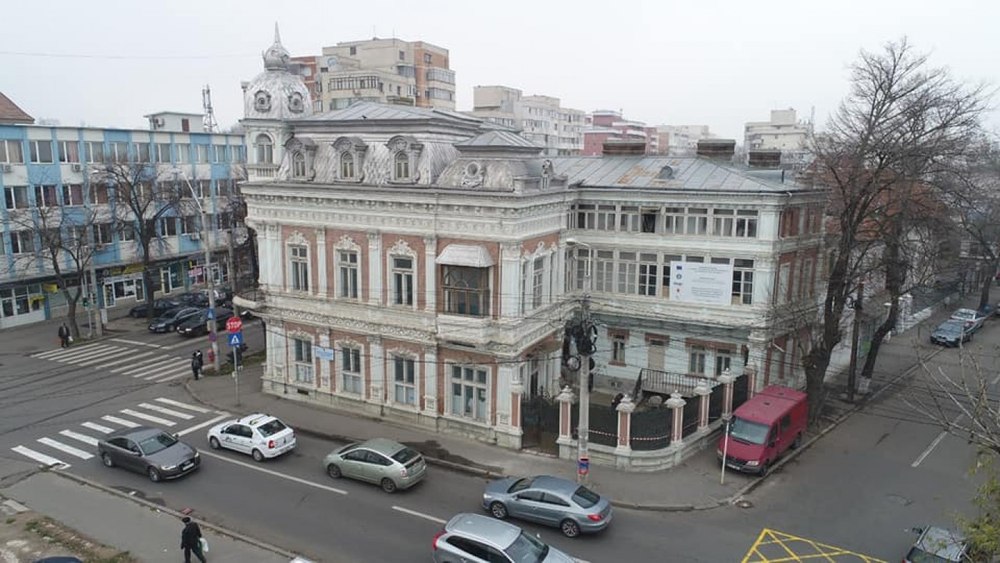 Constructorii neserioși blochează modernizarea unei clădiri simbol din Galați. A aparţinut unui fost primar şi senator