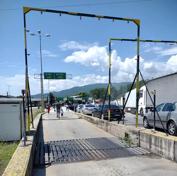 
    Cozile de la vama bulgaro-greacă se întind pe kilometri bunifoto: Facebook  