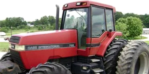 A fost lovit de tractorul condus chiar de unchiul său.