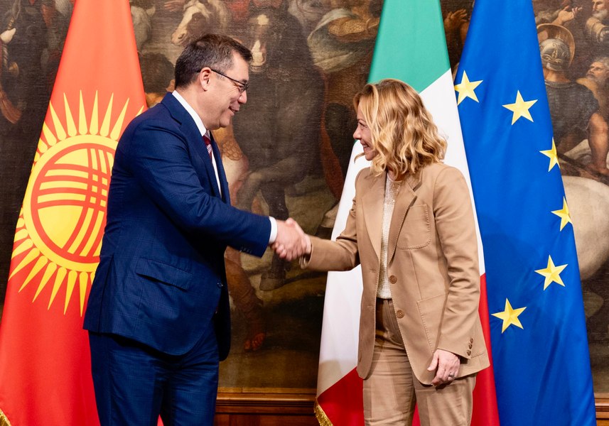 Preşedintele Kârgâzstanului: „Cum să nu cooperăm cu Rusia?”