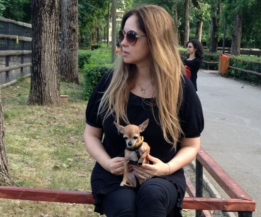 Mircea Badiu purta pe arătător un inel care acum a ajuns pe degetul surorii salefoto: arhiva personală