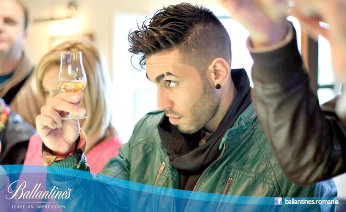 Alex Velea, reclamă  la whisky scoţian