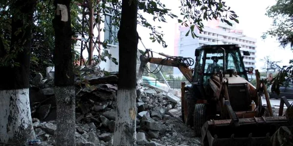 Chioşcul de pe podul Dacia a fost demolat