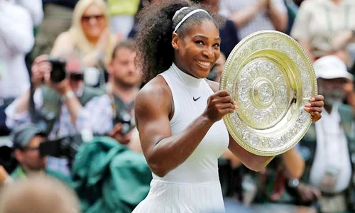 17 sport serena cu trofeul wimbledon jpeg