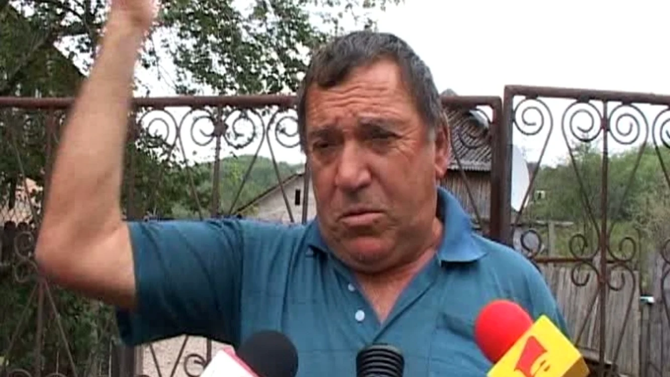 Omul a fost târât prin tot satul, cu o funie de gât