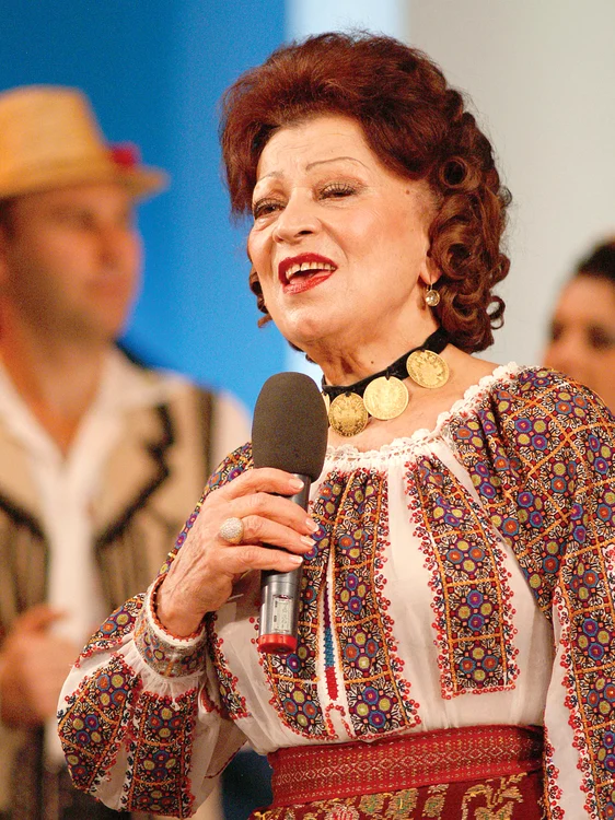 Adio, dar rămân cu voi! Maria Ciobanu s-a despărţit de fani în luna martie, dar a continuat seria concertelor, pe bani grei