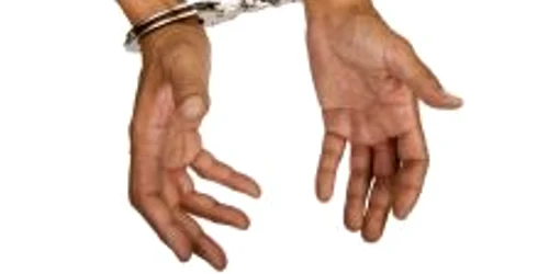 Băcăuanul a fost reţinut de poliţişti