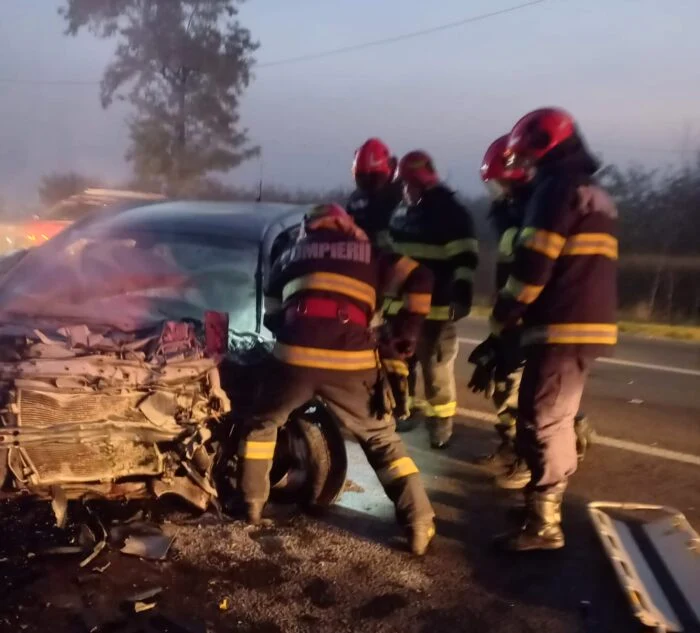 Două dintre victimele accidentului de sâmbătă au murit. FOTO ziarulamprenta.ro