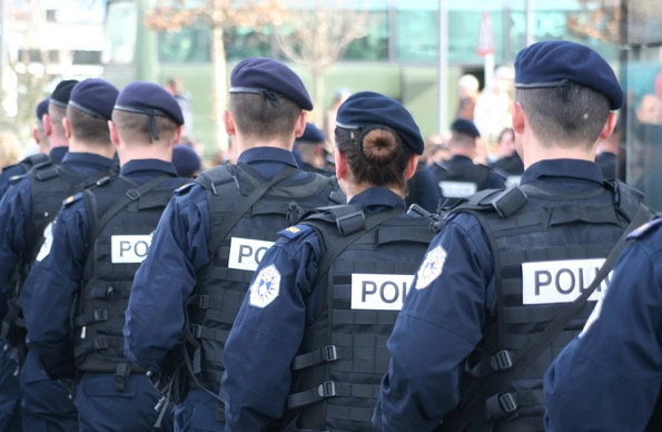 Poliţia din Kosovo (© SUHEJLO / Wikimedia Commons)