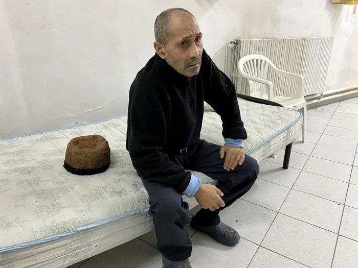 Moş Costică, om al străzii din Iaşi FOTO Alina Batcu