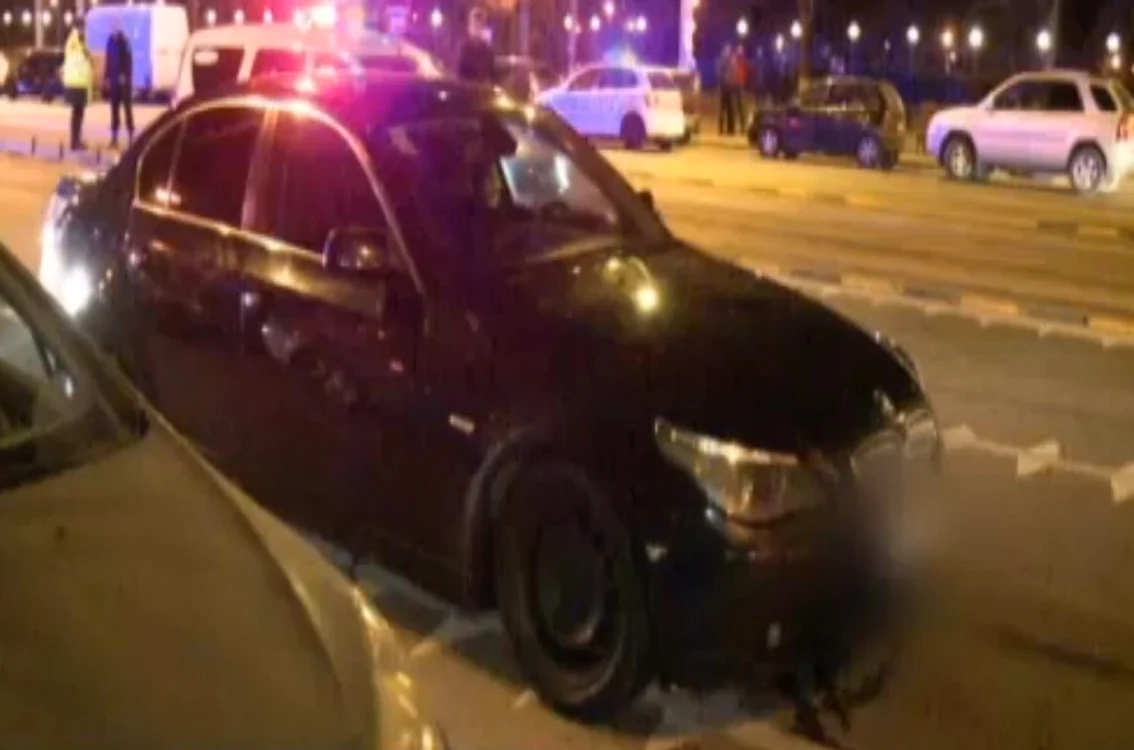 Tânărul a gonit pe străzile Capitalei cu acest BMW