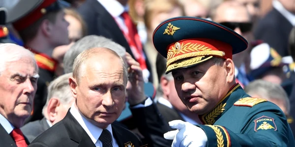 Vladimir Putin şi ministrul rus al Apărării Serghei Şoigu / FOTO Getty Images