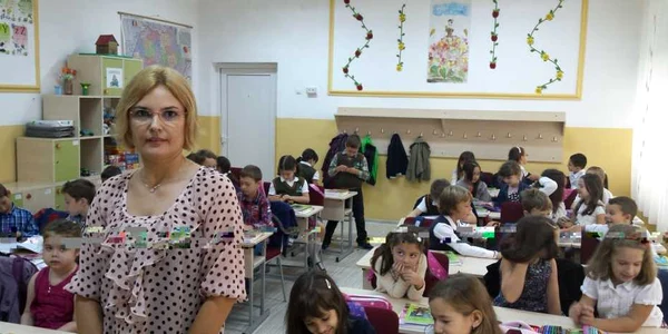 Învăţător Ana Maria Corla Foto Daniel Dancea
