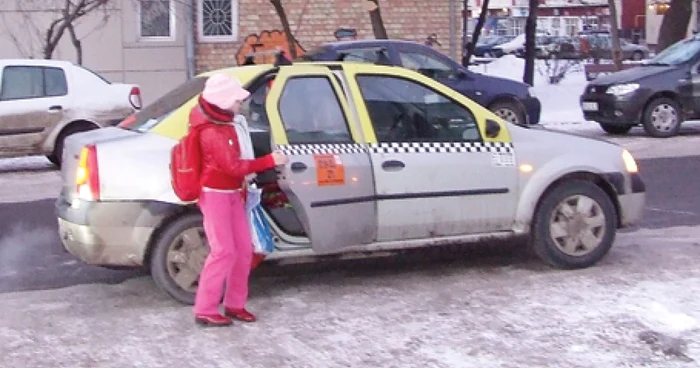De când s-a răcit vremea, taximetriştii au de două ori mai multe comenzi