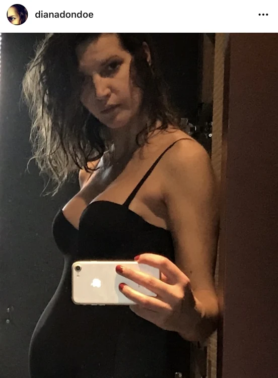 Diana a postat, recent, o fotografie cu burtica de gravidă.