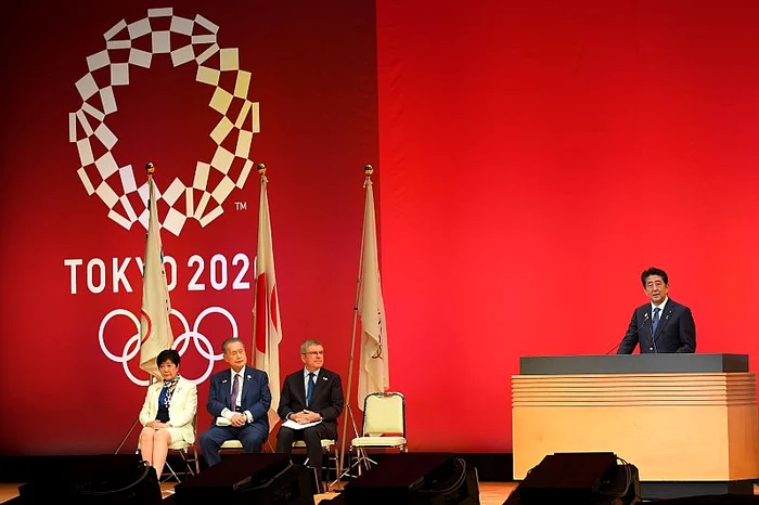 
    Premierul Shinzo Abe a discutat telefonic cu Thomas Bach, șeful CIOFoto: Guliver / GettyImages  