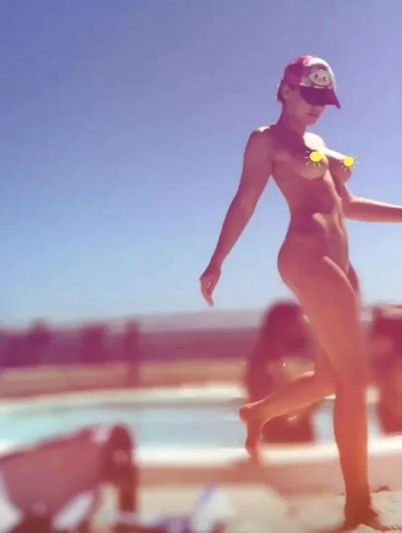 Misha a „încins” plajele din Zanzibar 